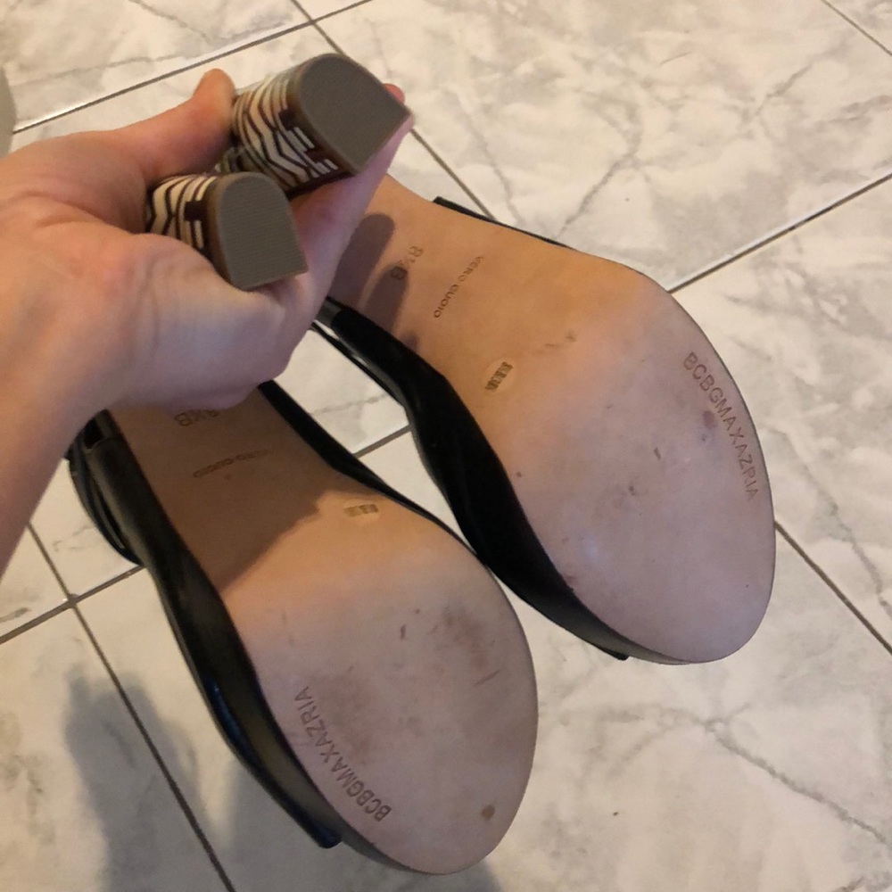 ❌SOLD OUT❌ Bcbgmaxazria cut out booties - Picture 6 of 8